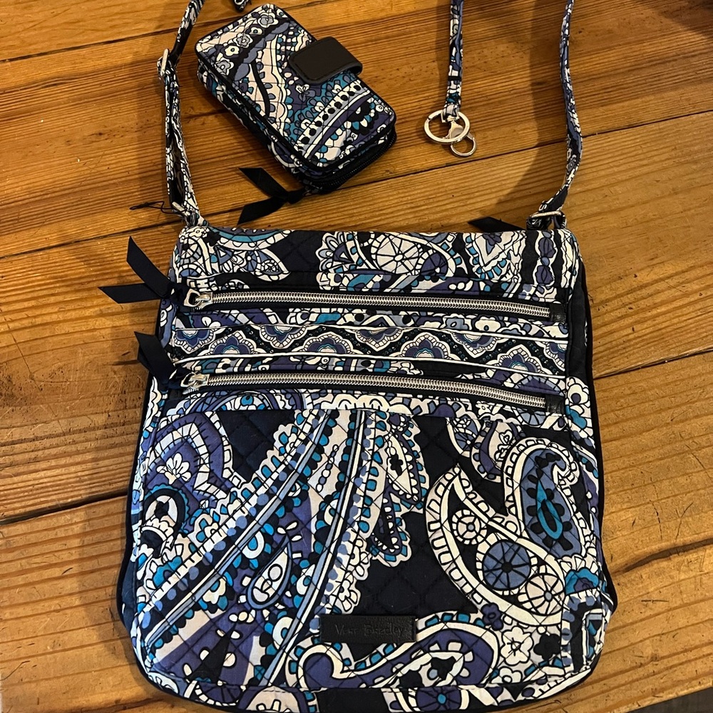 Vera Bradley Blue Paisley Crossbody, Smartphone wristlet, lanyard
